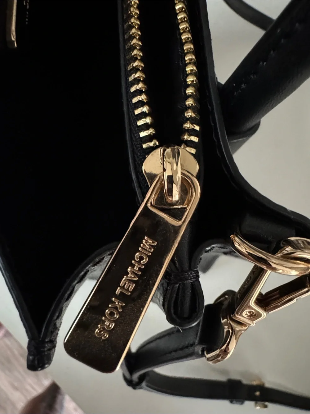 Michael Kors compact michael